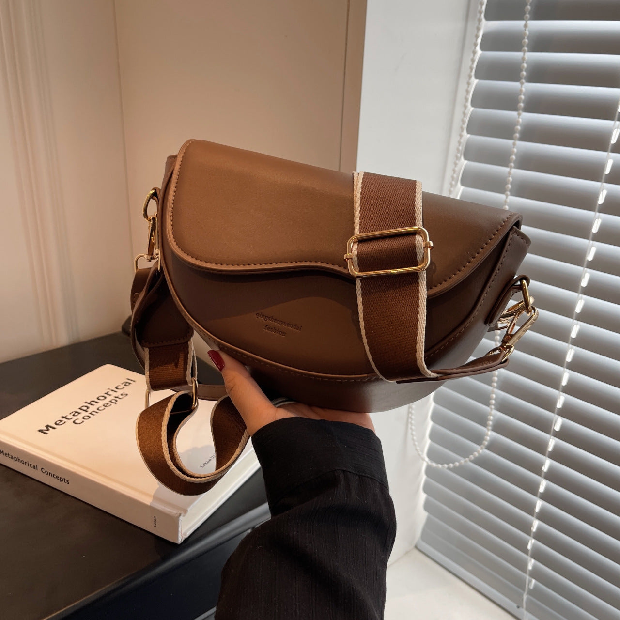 Popular Retro Easy Matching Crossbody Bag