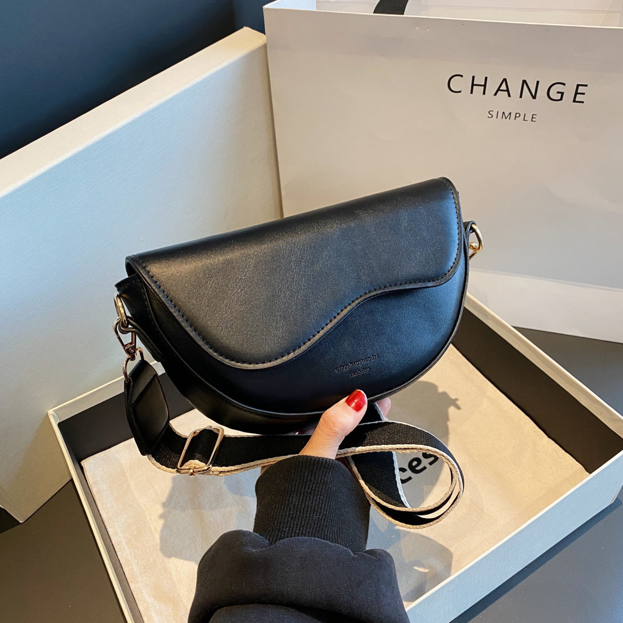 Popular Retro Easy Matching Crossbody Bag