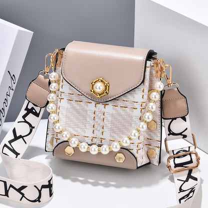 Cute Pearl Chain Crossbody Bag