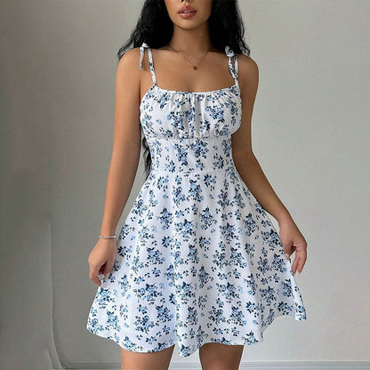 Robe d'Été Évasée à Imprimé Floral – Silhouette Affinée & Style Romantique