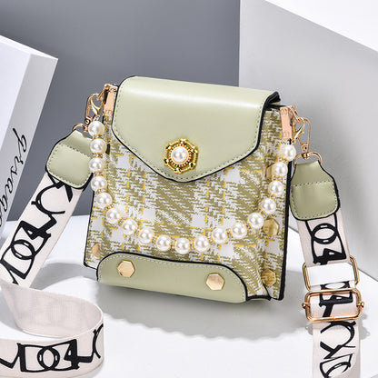 Cute Pearl Chain Crossbody Bag